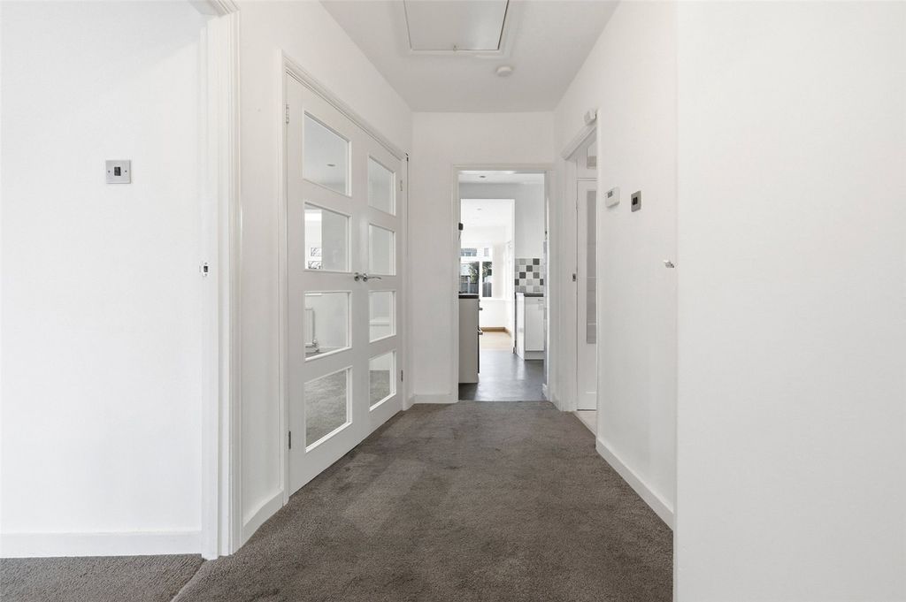 Property photo 3 of 17 Picture No. 09