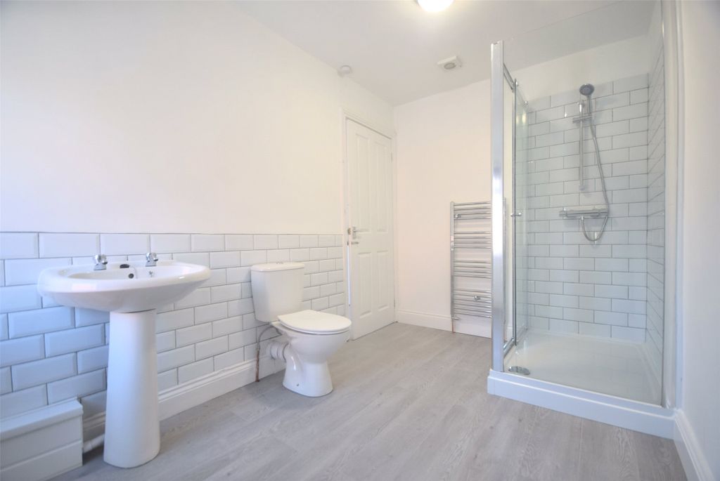 Property photo 2 of 6 Bathroom