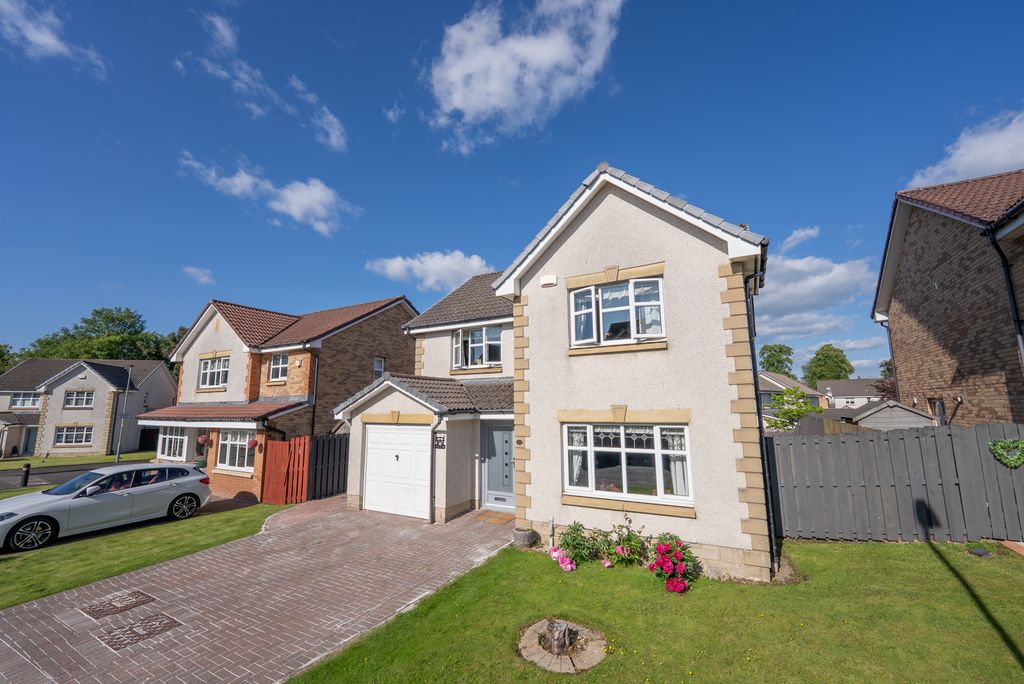 Property photo 1 of 35 4Â Bedroom Detached For Sale