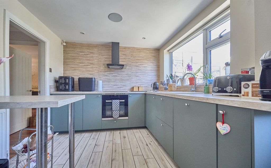 Property photo 2 of 24 Park Vw Sharnford_4.Jpg