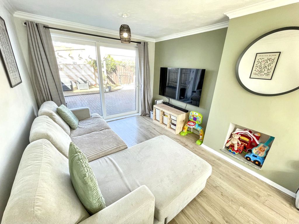 Property photo 3 of 11