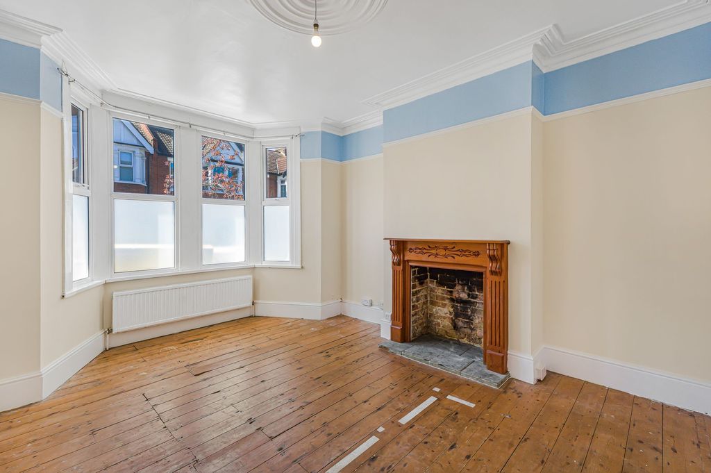 Property photo 3 of 20 Living Room