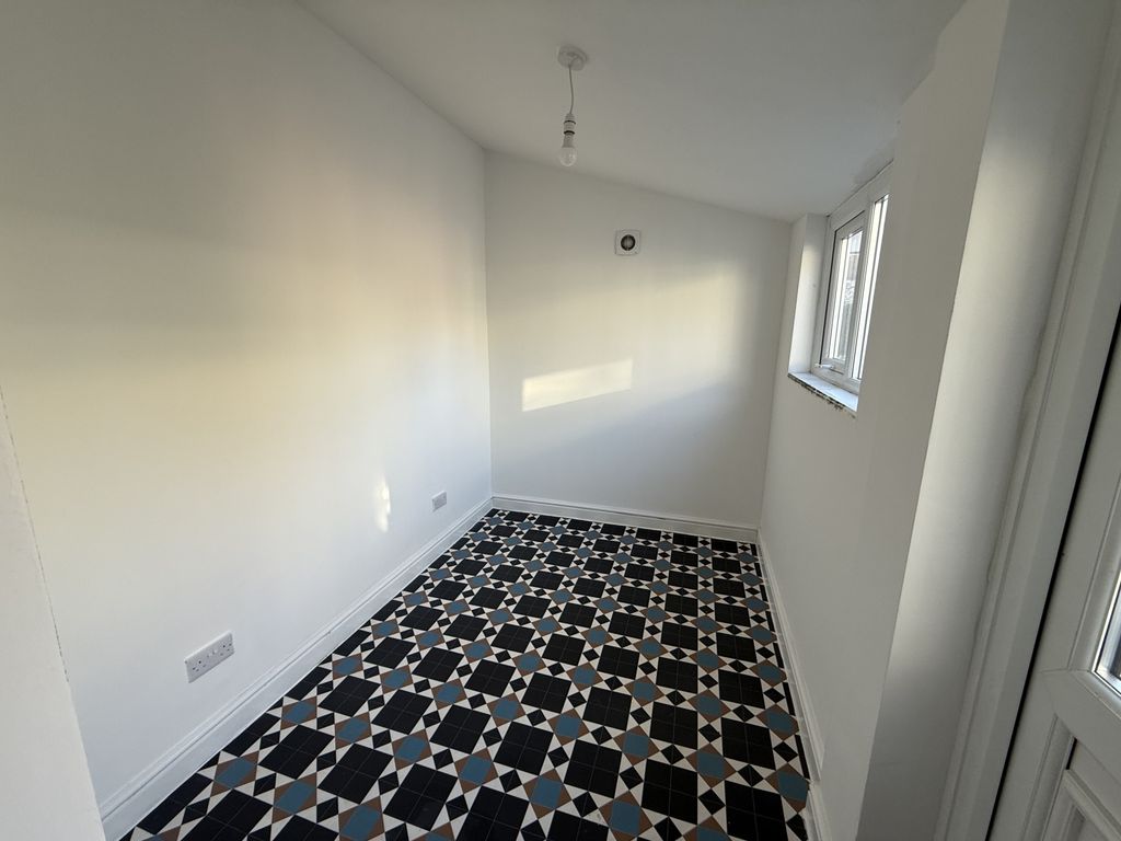 Property photo 3 of 11 Img_1516