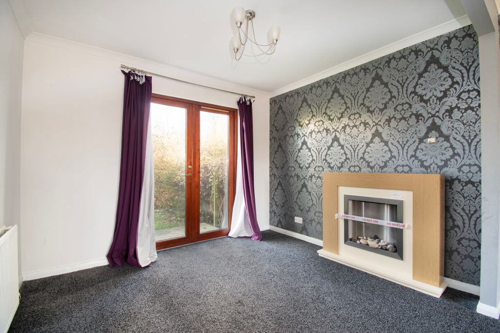 Property photo 3 of 33