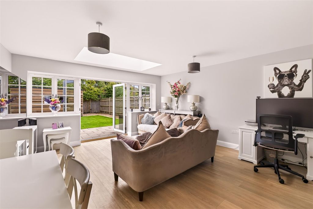 Property photo 2 of 20 Open-Plan Kitchen/Living/Dining Room