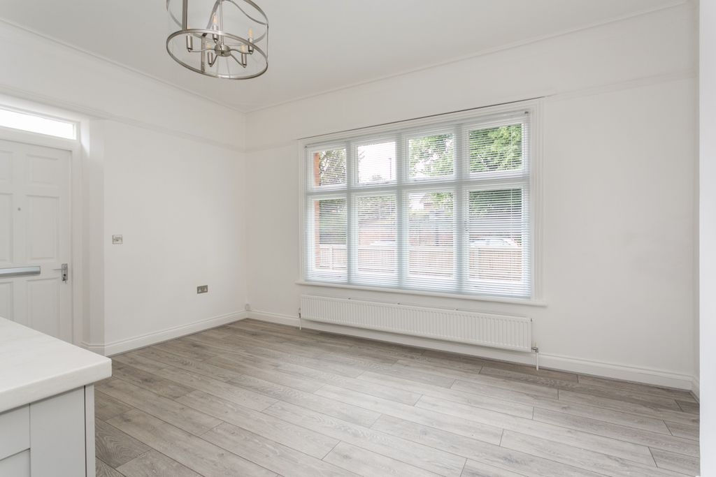 Property photo 3 of 10 Lounge/Dining Room