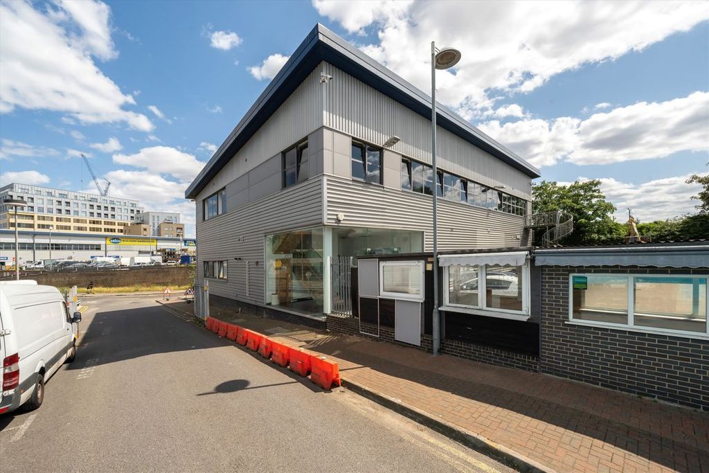 Property photo 1 of 6