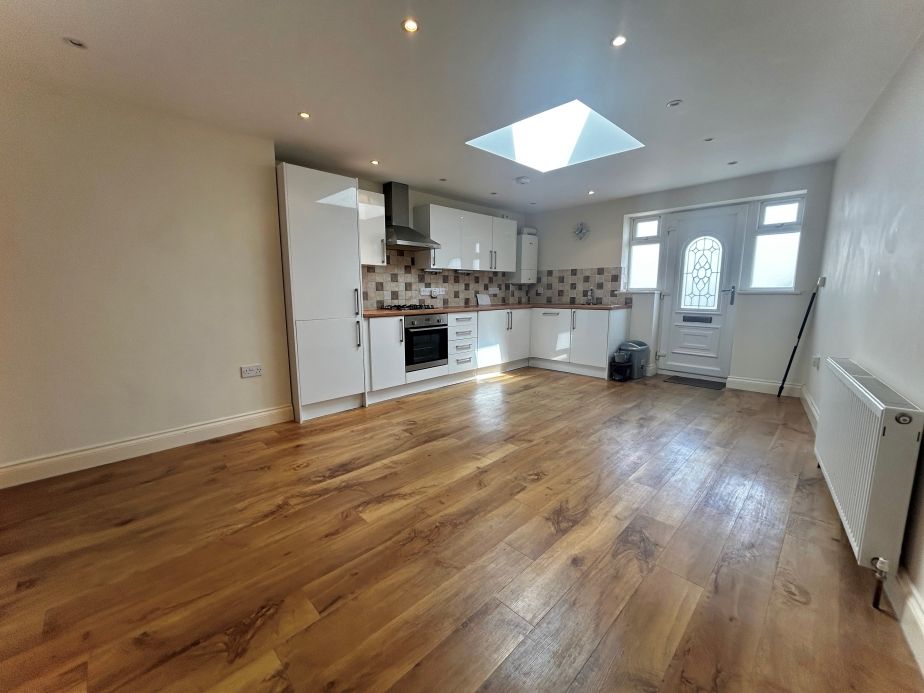 Property photo 2 of 8 47777688-B64A-4569-Ab1D-2Fb2Bdb8E78A.Jpg