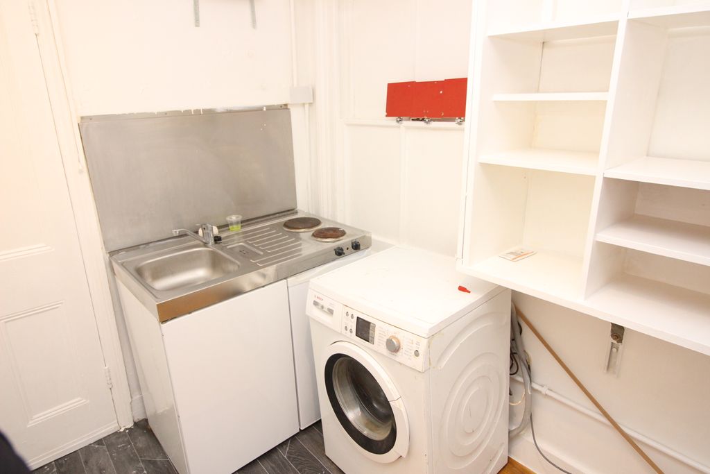 Property photo 3 of 4