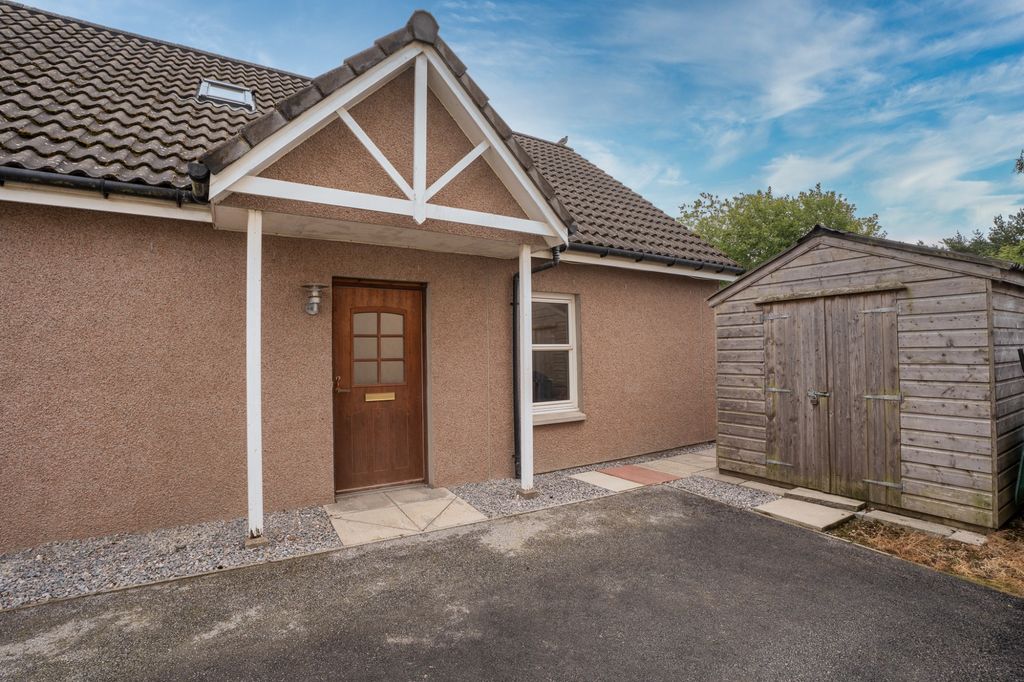 Property photo 2 of 23