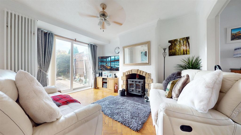 Property photo 2 of 24 Oliver Road - Living Room