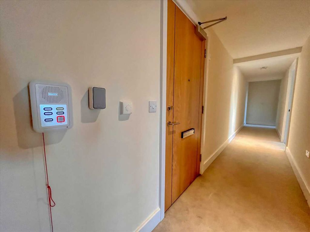 Additional image 4 of 2 bed flat for saleVictoria Gardens, Hadleigh Road, Frinton On Sea CO13