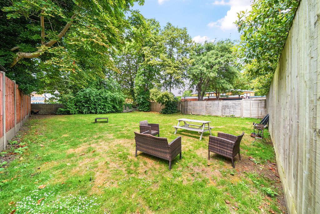 Property photo 3 of 9 1-6A4417A3d98c5-1...