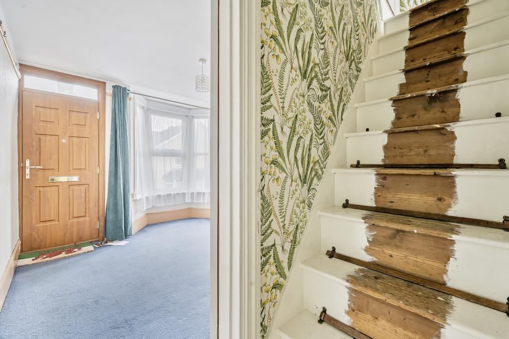 Property photo 3 of 20 Reception