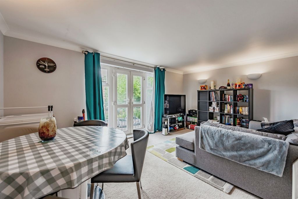 Property photo 3 of 11