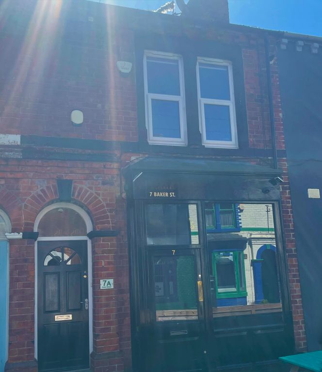 Property photo 1 of 2