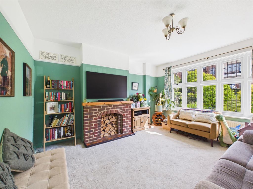 Property photo 2 of 14 Cam02885G0-Pr0589-Still014.Jpg