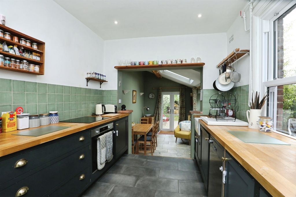 Property photo 2 of 18