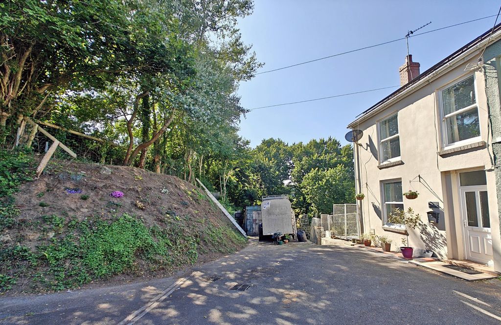 Property photo 2 of 24