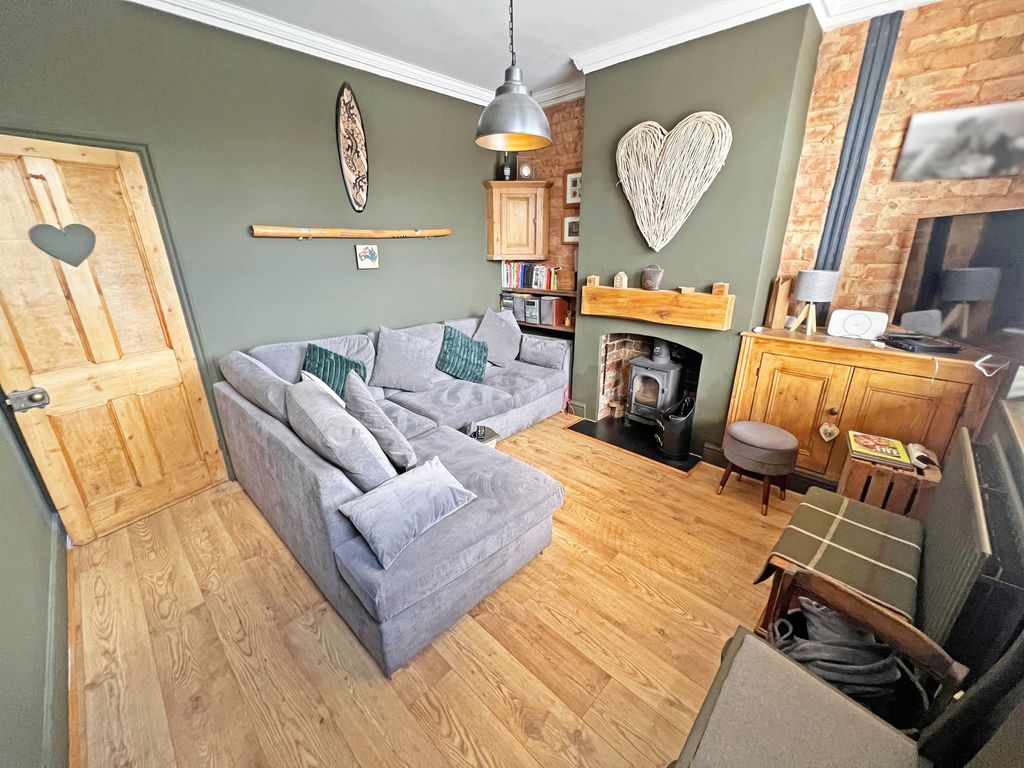 Property photo 3 of 25