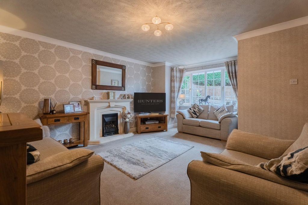 Property photo 2 of 19 Foxlands-12.Jpg