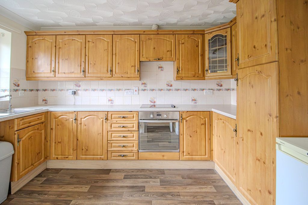 Property photo 2 of 15 5223791