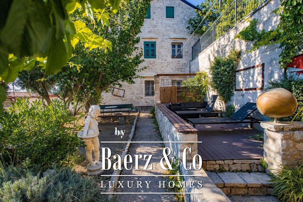 Property photo 3 of 35