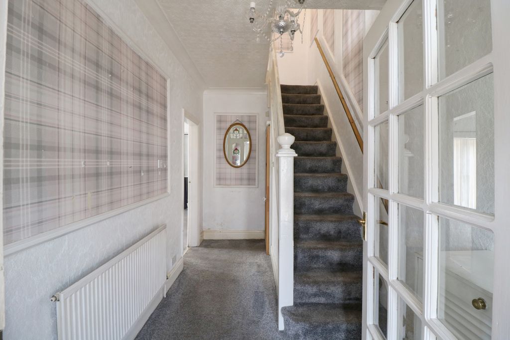 Property photo 2 of 20 Hallway
