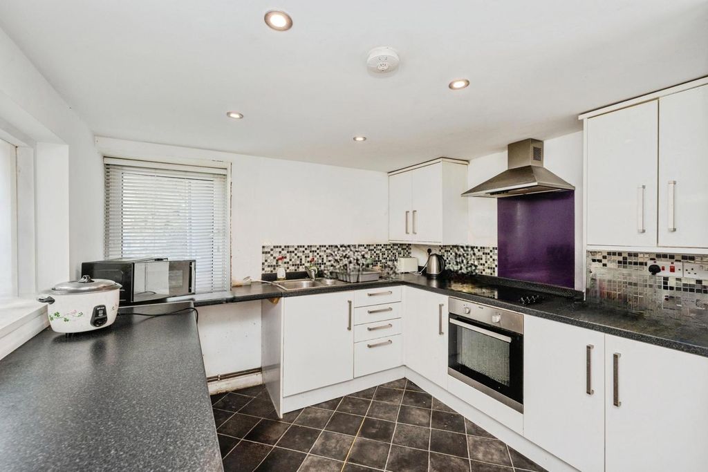 Property photo 3 of 20 Pbox-Img.Jpg