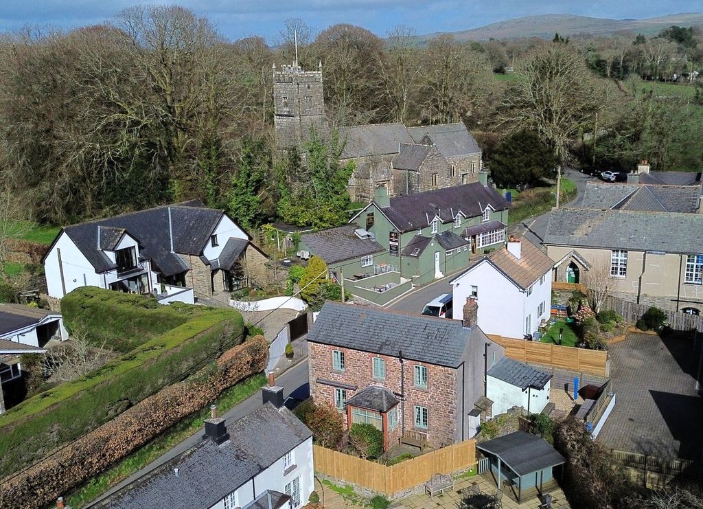 Property photo 2 of 26