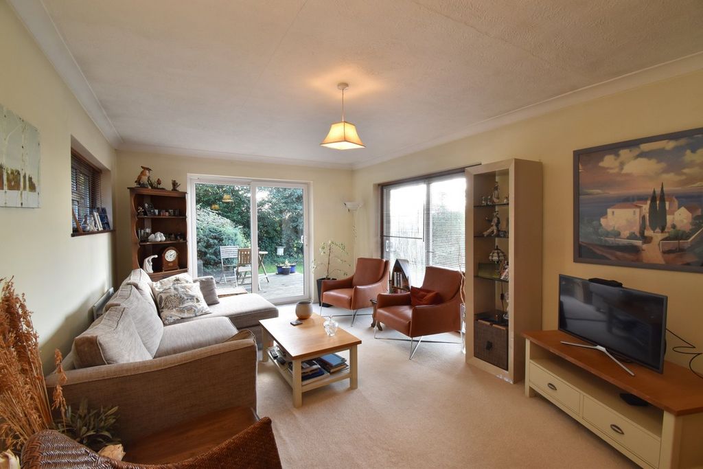 Property photo 3 of 12
