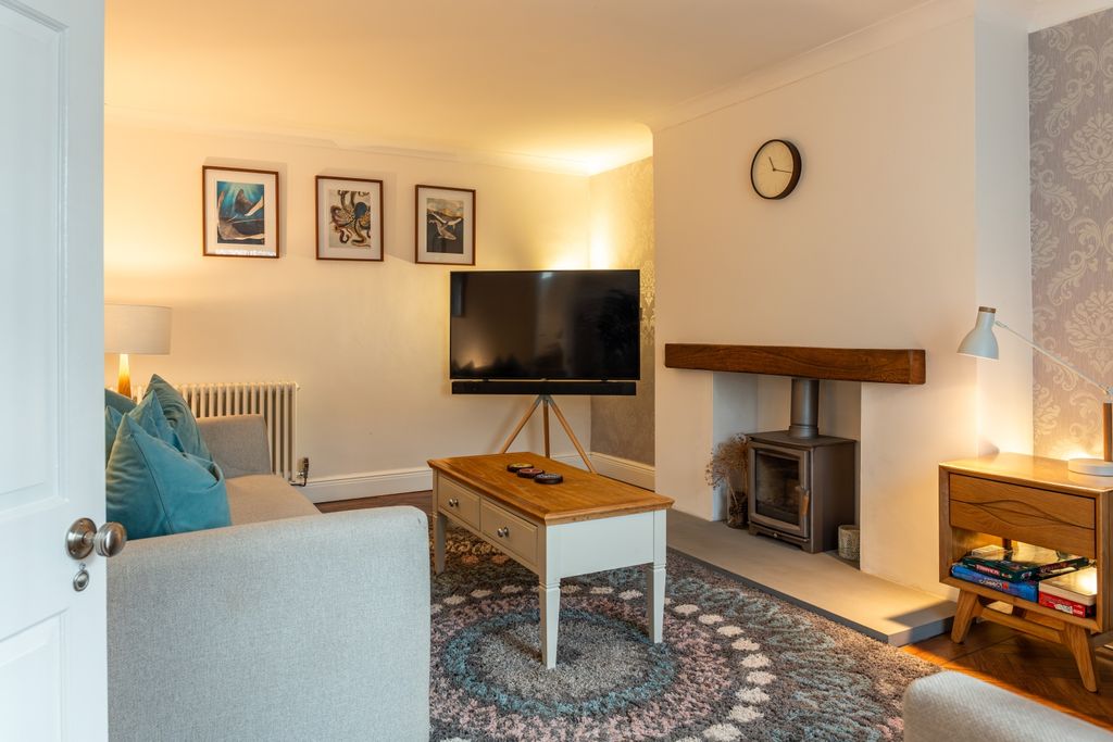 Property photo 2 of 37 Mill Street-7