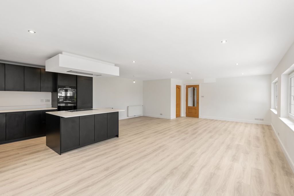 Property photo 2 of 28 Property Image 2