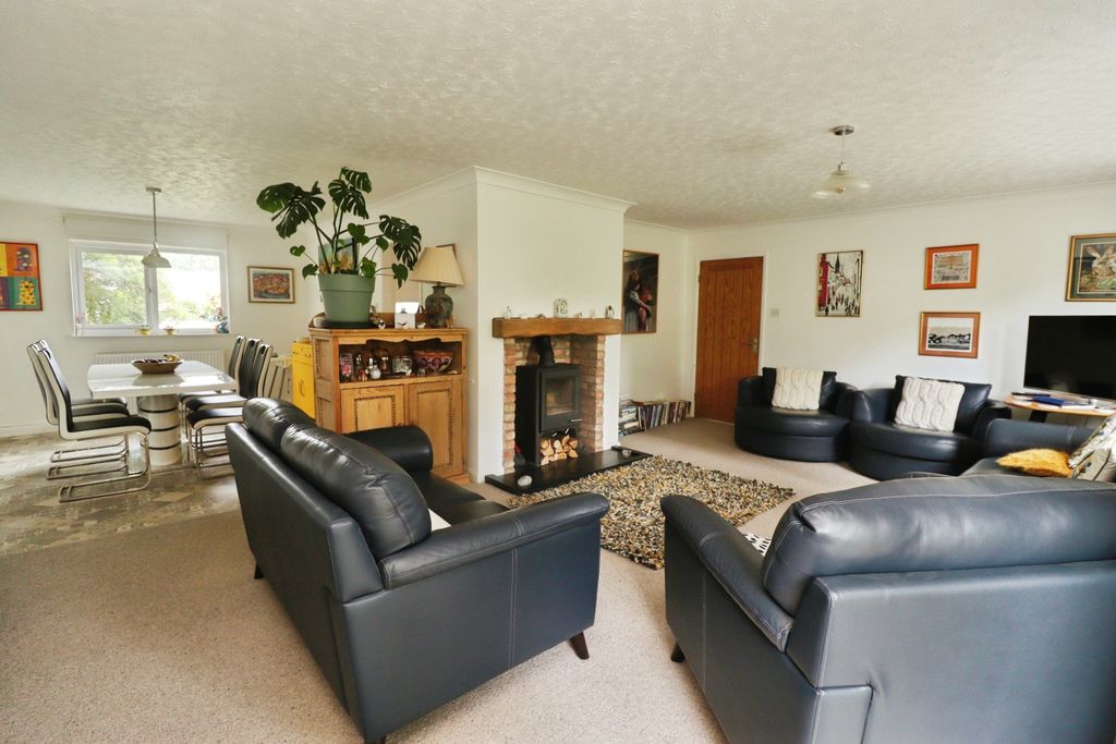 Property photo 2 of 29 5