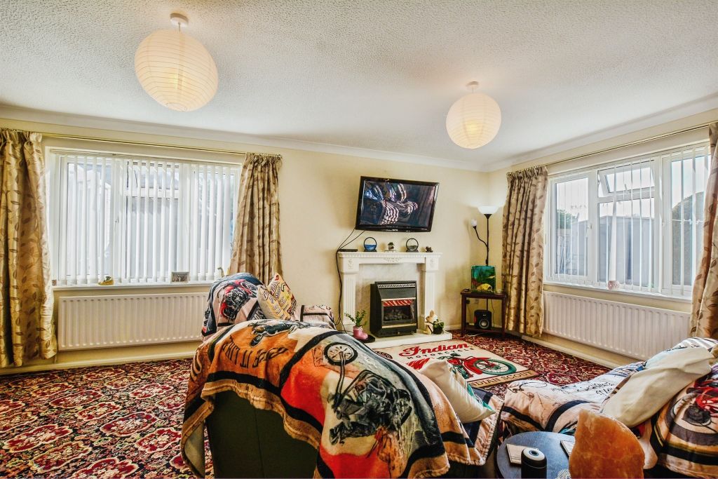 Property photo 3 of 17