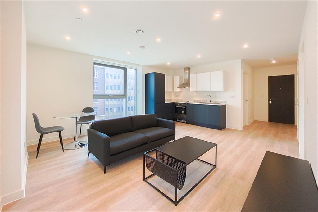 Property photo 2 of 11 (Thumbnail)