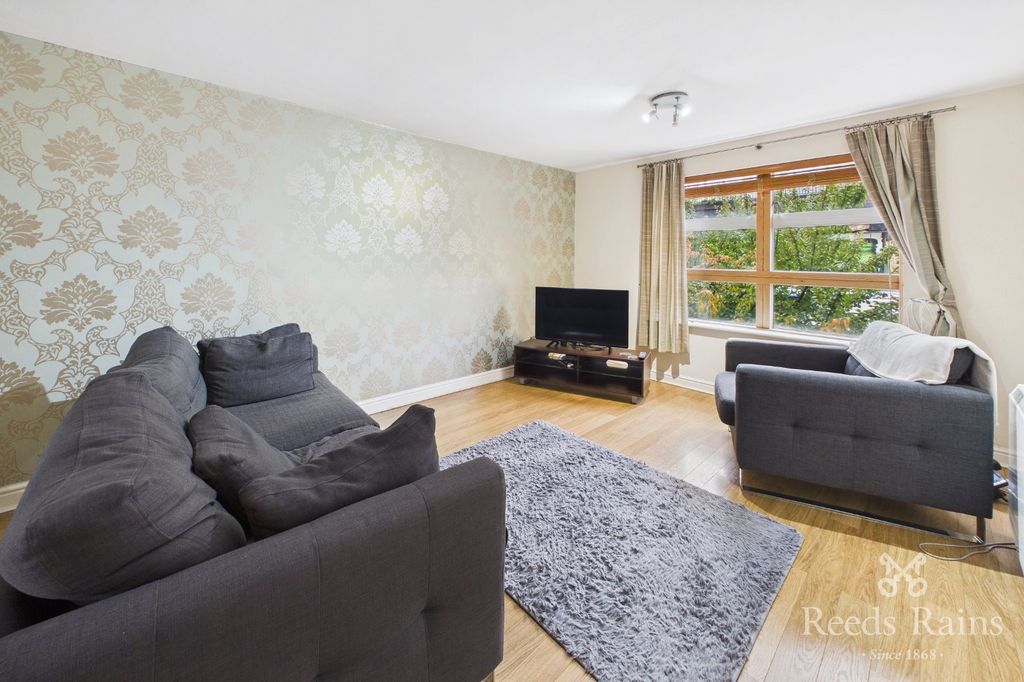 Property photo 2 of 13 Picture No. 06