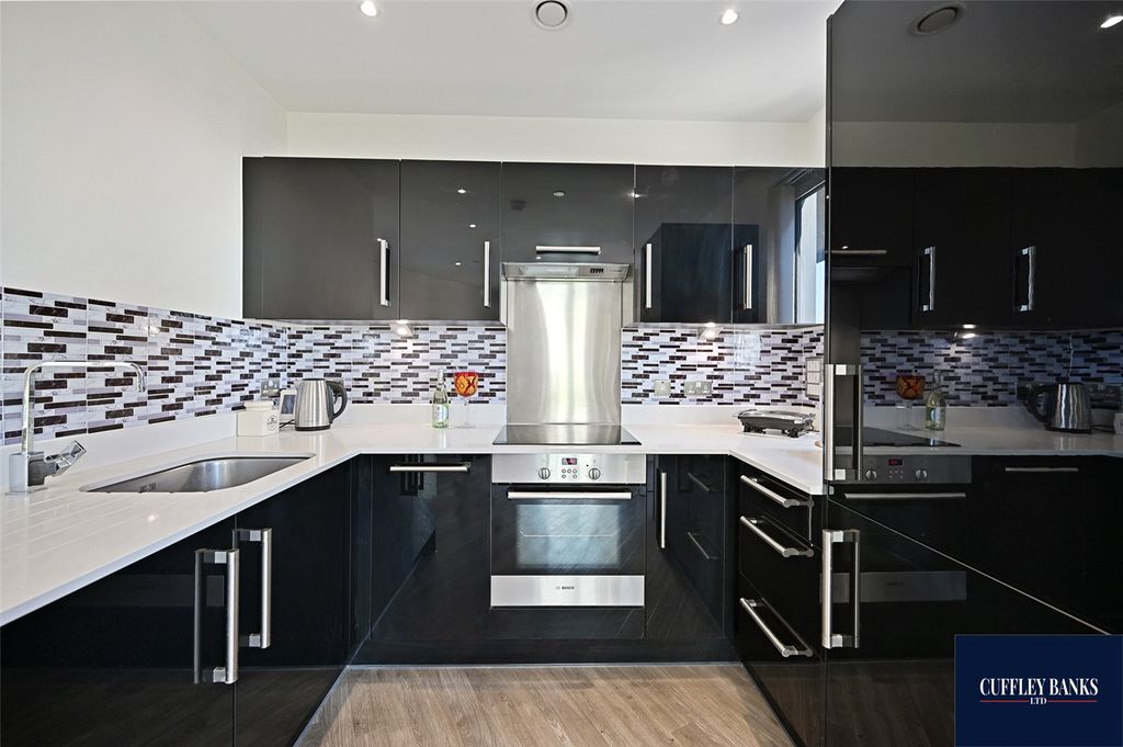 Property photo 2 of 10 Picture No. 03