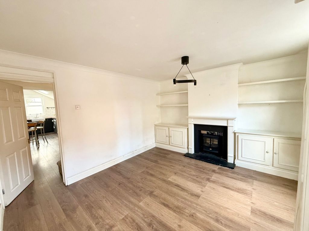 Property photo 2 of 9 Lounge