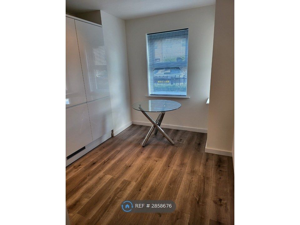 Property photo 3 of 33