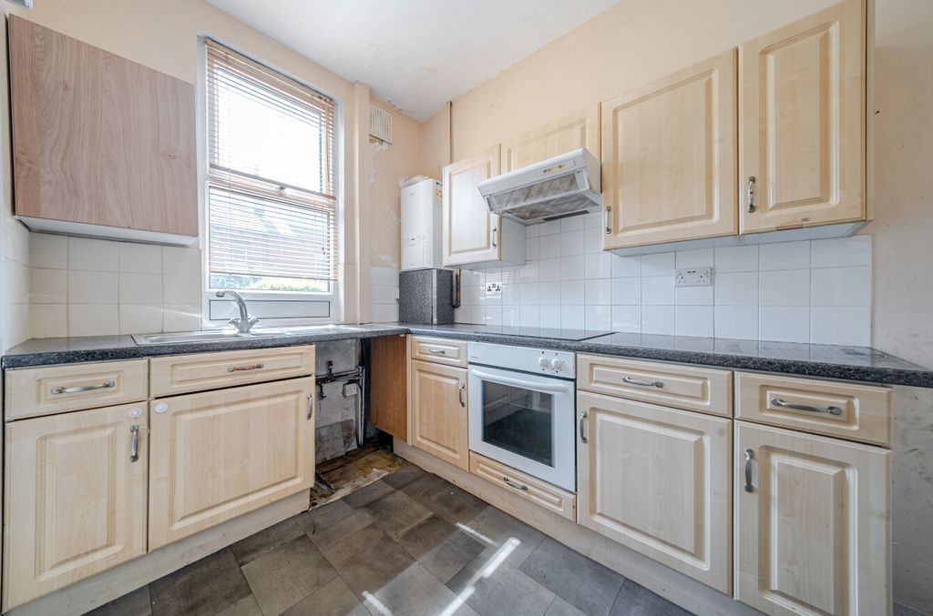 Property photo 3 of 16 1493279-2-6A58c02...
