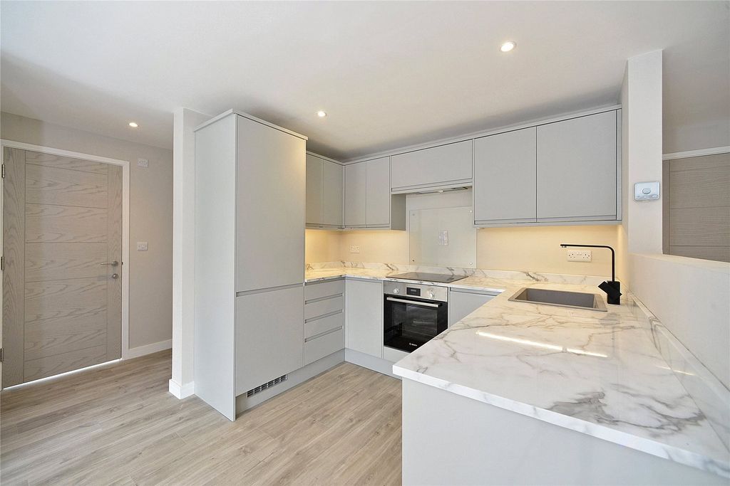 Property photo 3 of 11 Picture No. 01