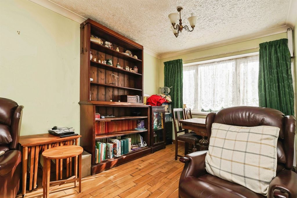 Property photo 3 of 15