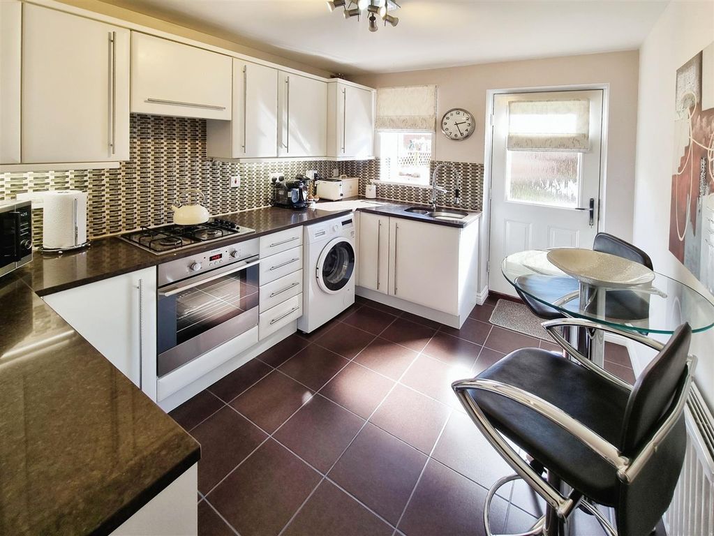 Property photo 3 of 18 587766A7-Image005.Jpg