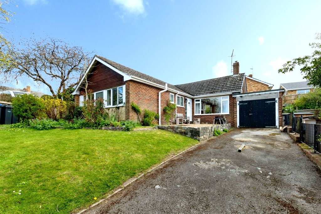 Property photo 2 of 10