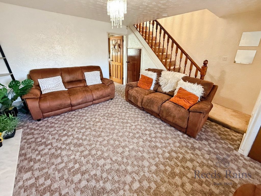 Property photo 2 of 17 Picture No. 11