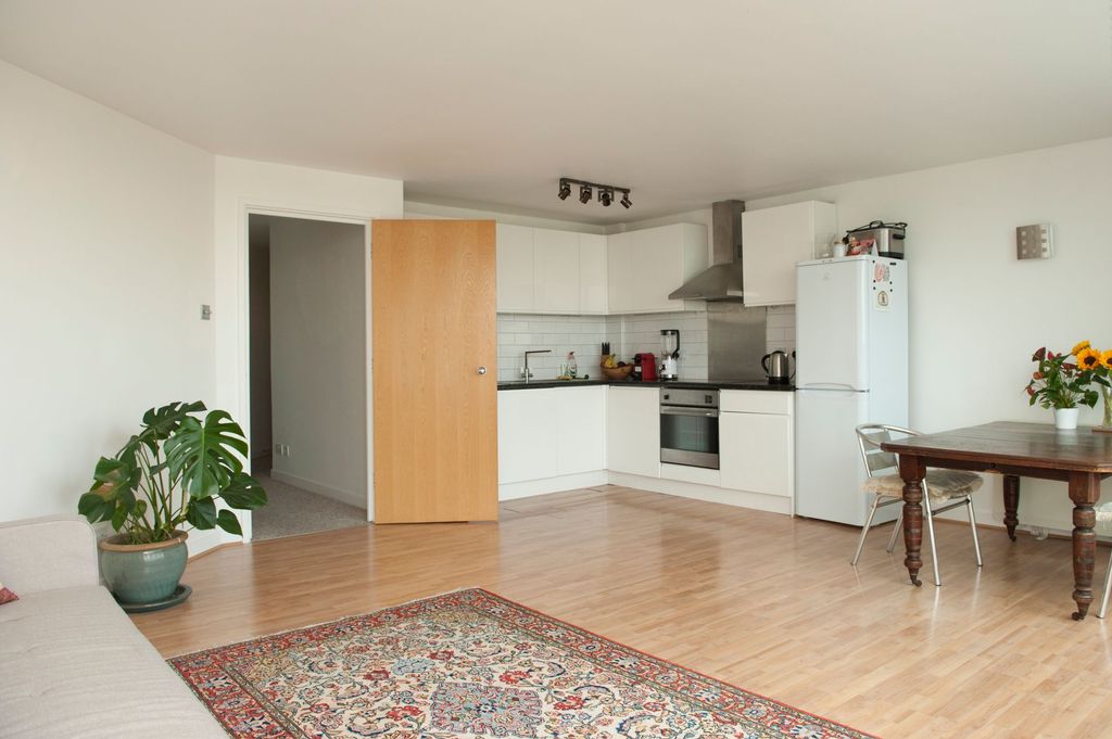 Property photo 3 of 21