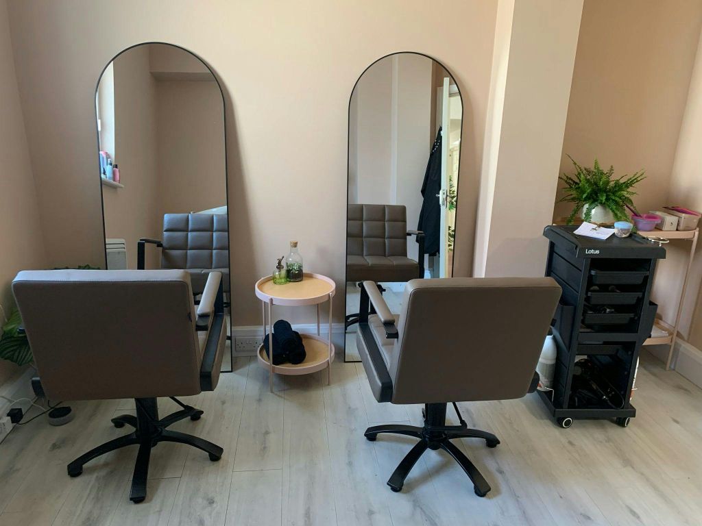 Property photo 3 of 5 Hairdresser Room.Jpeg