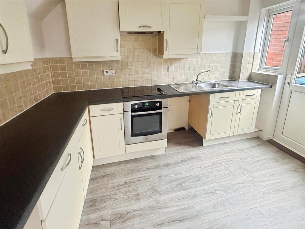 Property photo 3 of 13 F468F0Ca-Vallis 20Close 2013.Jpg