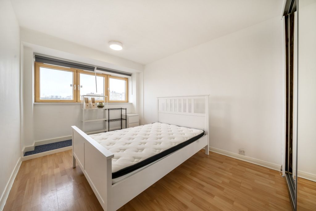 Property photo 3 of 6 931003 (4)